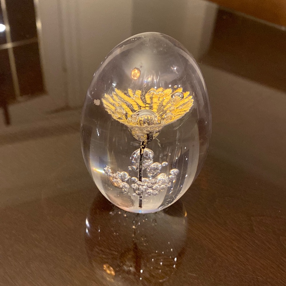 DAUM FRANCE, Crystal paperweight.